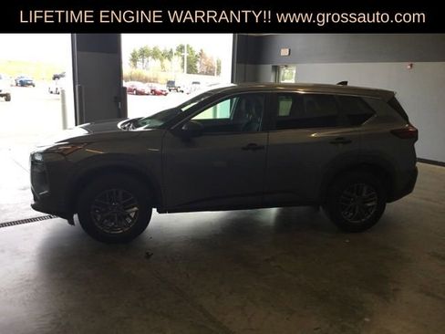 Used 2023 Nissan Rogue S AWD/4WD image 6