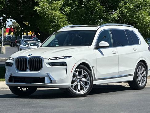 Used 2024 BMW X7 xDrive40i AWD/4WD image 1