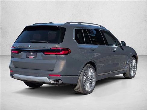 New 2026 BMW X7 xDrive40i image 2