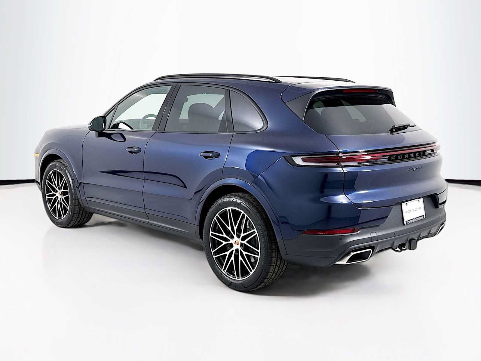 Used 2026 Porsche Cayenne AWD/4WD image 3