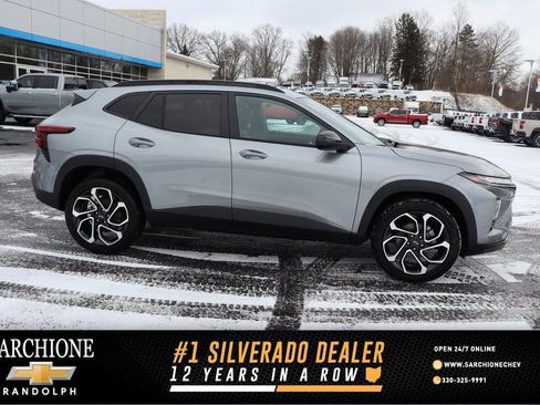 New 2026 Chevrolet Trax RS w/ Sunroof Package image 1