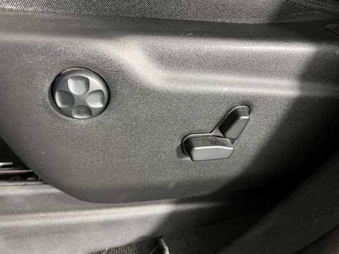 Certified 2021 Jeep Grand Cherokee Laredo X image 21