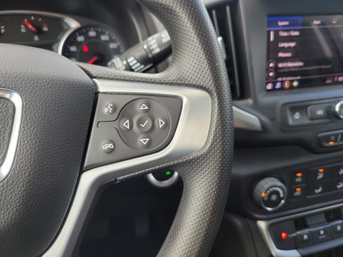 Used 2023 GMC Terrain SLE image 21