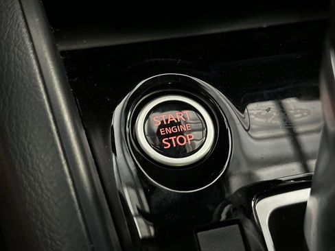 Used 2025 Nissan Versa SR w/ Trunk Package image 23