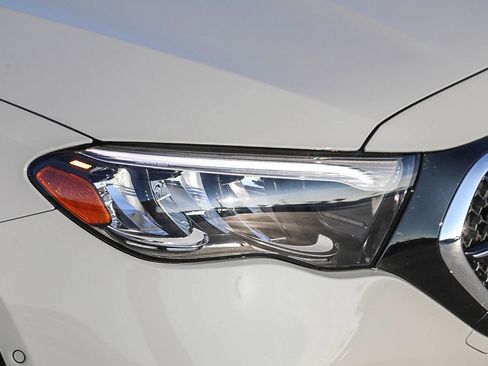 Used 2025 Mercedes-Benz E 350 Sedan image 8