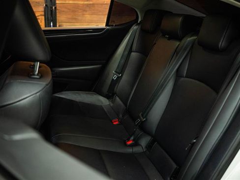 Used 2020 Lexus ES 350 w/ Premium Package FWD image 9