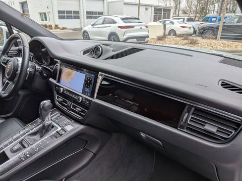 Used 2021 Porsche Macan S image 40