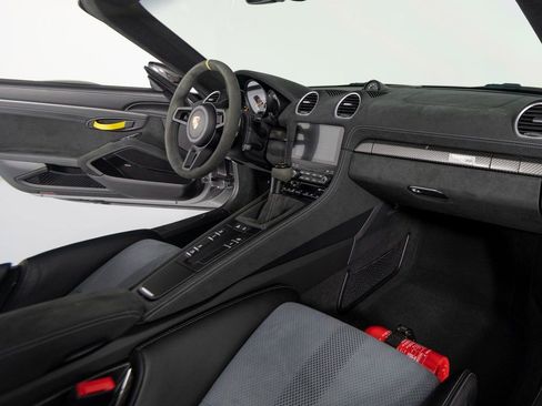 Certified 2025 Porsche 718 Boxster Spyder RS image 31