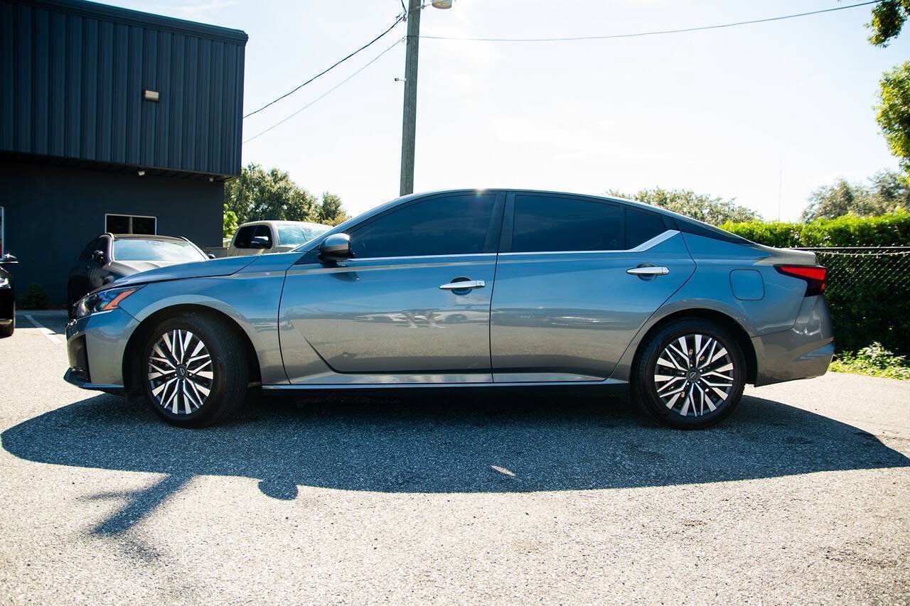 Used 2023 Nissan Altima 2.5 SV FWD image 5