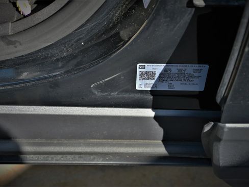 Used 2024 GMC Terrain SLE FWD image 19