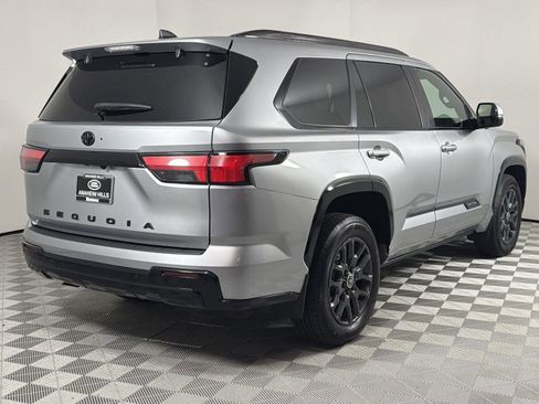 Used 2024 Toyota Sequoia Platinum image 5