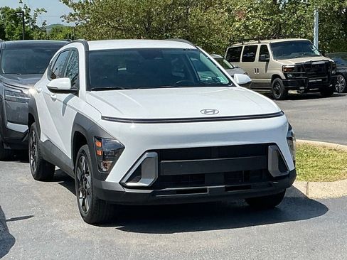 Used 2025 Hyundai Kona SEL AWD/4WD image 1