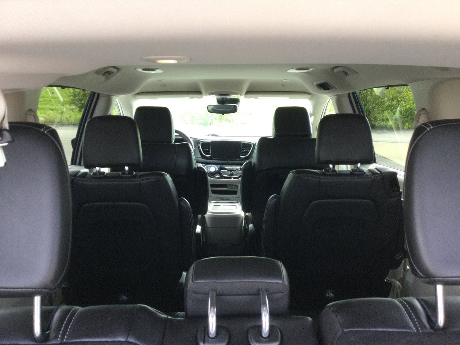 Used 2023 Chrysler Pacifica Touring-L FWD image 10