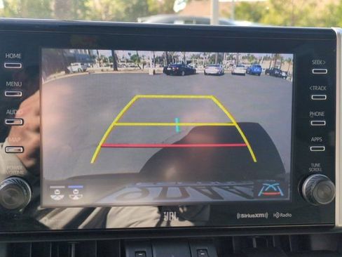 Used 2022 Toyota RAV4 XLE Premium image 21