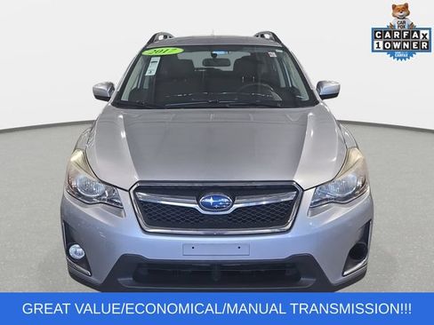 Used 2017 Subaru Crosstrek 2.0i Premium AWD/4WD image 2