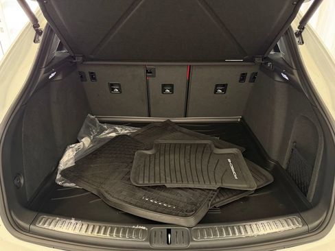 Used 2026 Porsche Macan AWD/4WD image 29