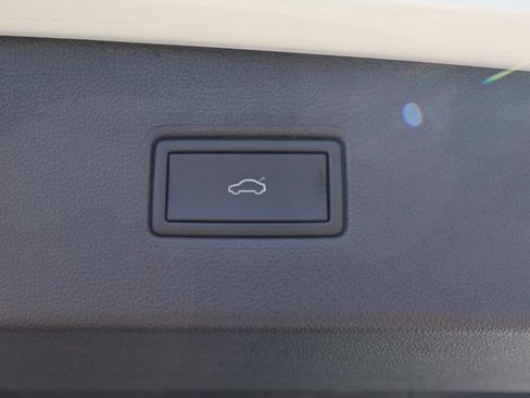 Used 2024 Volkswagen Tiguan Wolfsburg Edition image 21