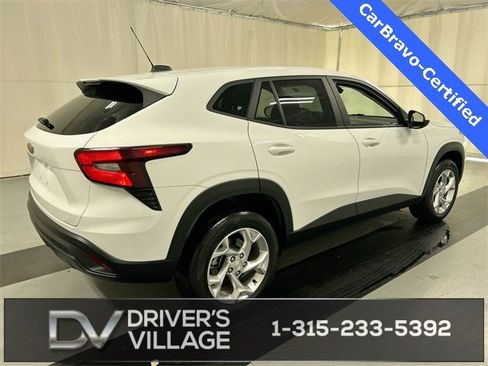 Certified 2025 Chevrolet Trax LS w/ LS Convenience Package image 2