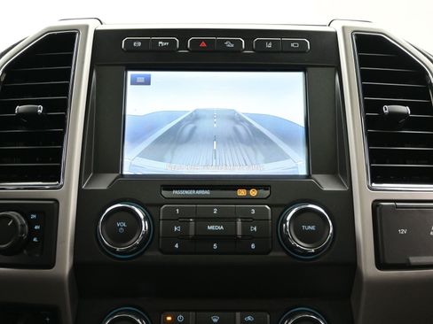 Used 2021 Ford F250 Lariat w/ Tremor Off-Road Package image 32