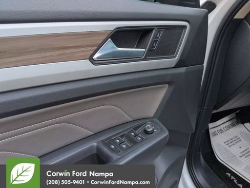 Used 2022 Volkswagen Atlas SEL AWD/4WD image 11