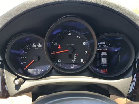Used 2021 Porsche Macan AWD/4WD image 34