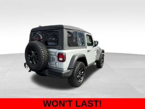 Used 2022 Jeep Wrangler Sport image 14