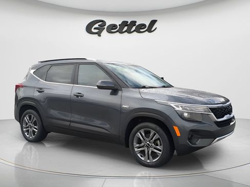 Used 2023 Kia Seltos S AWD/4WD image 3