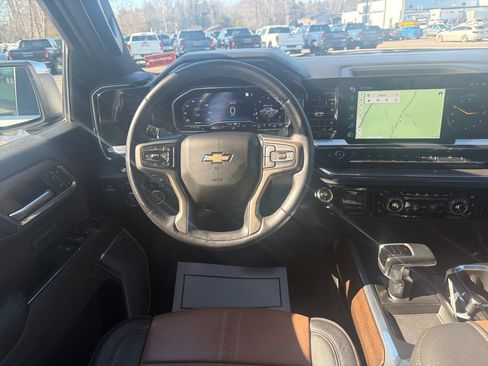 Certified 2023 Chevrolet Silverado 1500 High Country w/ Technology Package image 26