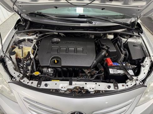 Used 2013 Toyota Corolla LE image 23