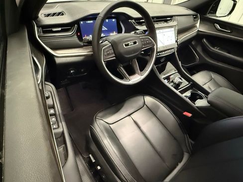 New 2026 Jeep Grand Cherokee Limited image 18