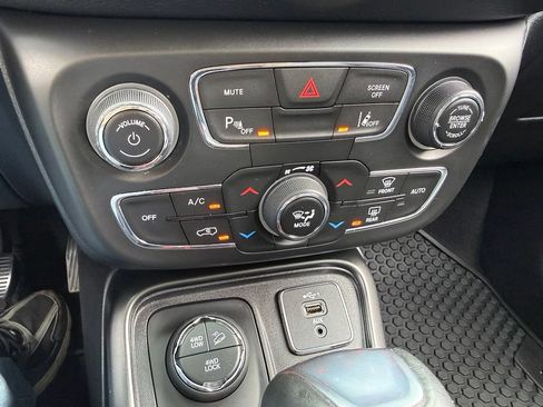 Used 2021 Jeep Compass Trailhawk AWD/4WD image 42