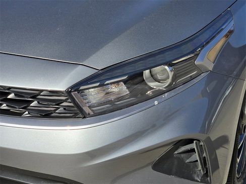 Certified 2022 Kia Forte LXS image 15