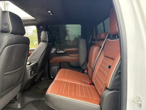 Used 2025 GMC Sierra 2500 Denali Ultimate AWD/4WD image 10