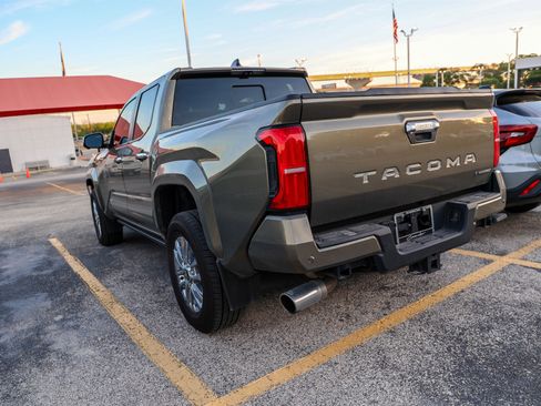 Certified 2025 Toyota Tacoma Limited AWD/4WD image 10