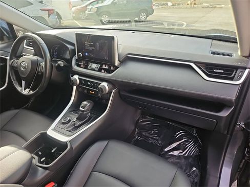 Used 2023 Toyota RAV4 XLE Premium image 29