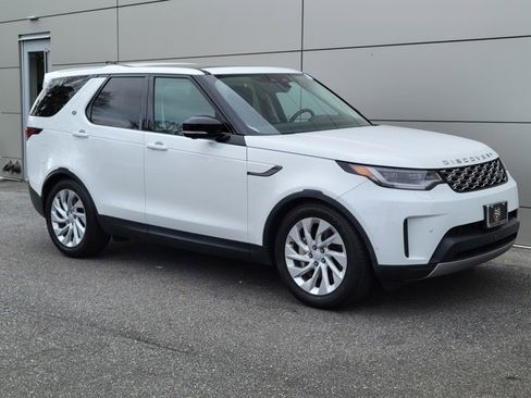 Used 2024 Land Rover Discovery S image 6