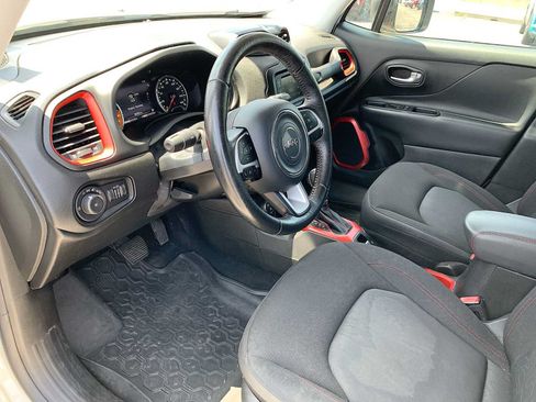 Used 2016 Jeep Renegade Trailhawk w/ Cold Weather Group AWD/4WD image 10