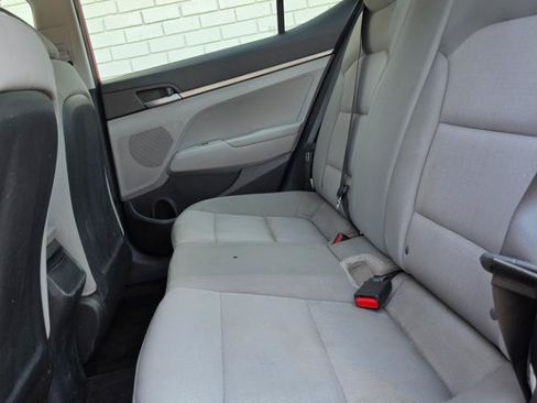 Used 2017 Hyundai Elantra SE FWD image 10