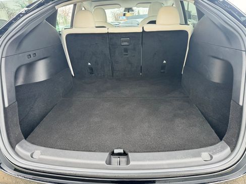 Used 2021 Tesla Model Y Long Range image 23