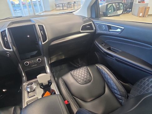 Used 2024 Ford Edge Titanium image 18