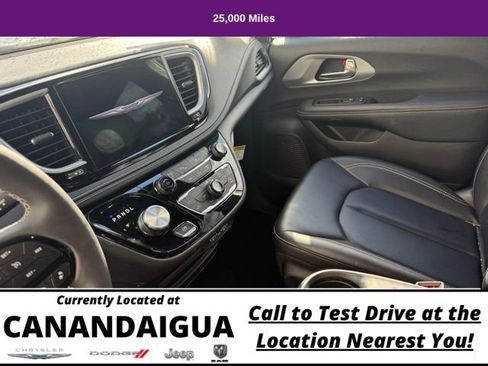 Used 2023 Chrysler Pacifica Touring-L w/ S Appearance Package image 16