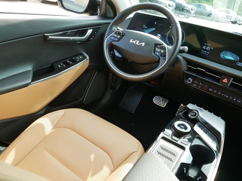 Certified 2023 Kia EV6 GT-Line AWD/4WD image 9