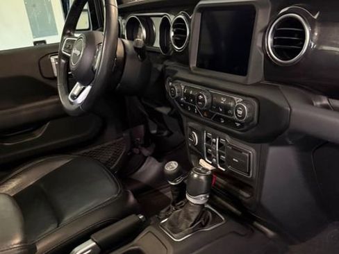 Used 2021 Jeep Wrangler Unlimited Sahara image 12