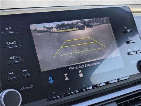 Used 2019 Honda Accord LX image 11