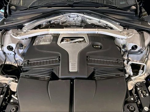 Used 2026 Aston Martin DBX 707 image 32