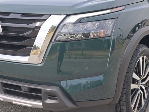 Used 2025 Nissan Pathfinder Platinum w/ Cargo Package AWD/4WD image 10