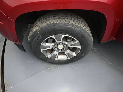 Used 2019 Chevrolet Colorado Z71 AWD/4WD image 36