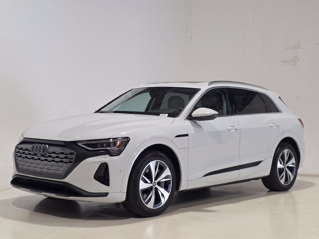 Used 2024 Audi Q8 e-tron Premium Plus AWD/4WD image 1
