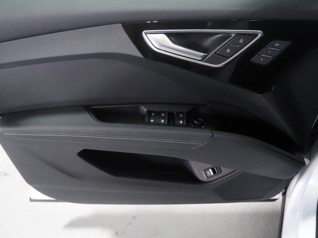 Used 2024 Audi Q4 e-tron quattro Prestige Sportback AWD/4WD image 49