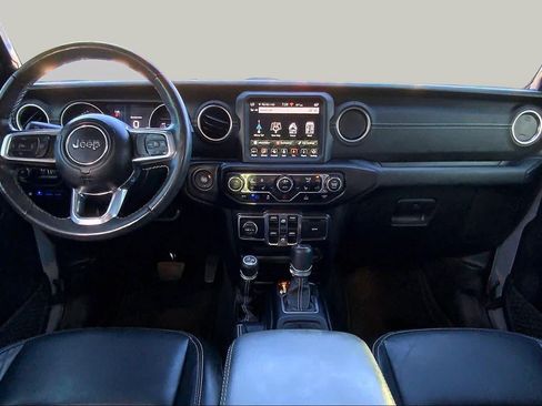 Used 2022 Jeep Wrangler Unlimited Sahara w/ Cold Weather Group AWD/4WD image 15